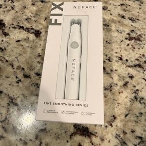 NuFace FIX Line Smoothing Device - Sleek White